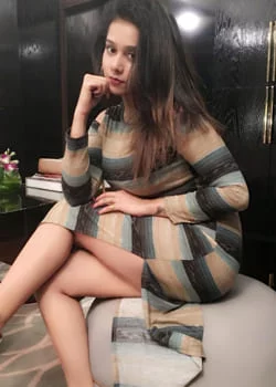 Escort in Bangalore near the Park Hotel